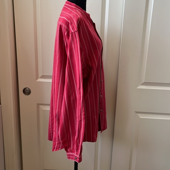 Scully Red and White Striped Men’s Size M Star Button Shirt - Picture 4 of 8